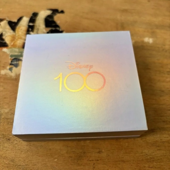 NEW!!! Disney Parks Minnie Mouse 17 oz Mug with Flower Spoon And Mickey Necklace - Picture 6 of 6